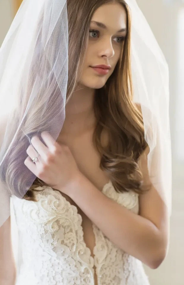 Véu de tule catedral 'Christina' de noivas e grampos de cabelo novo com etiquetas - Estilo 309 - Marfim $180 - Imagem 2 de 4