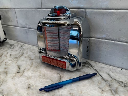 Diner Jukebox Tabletop Radio - Picture 5 of 9