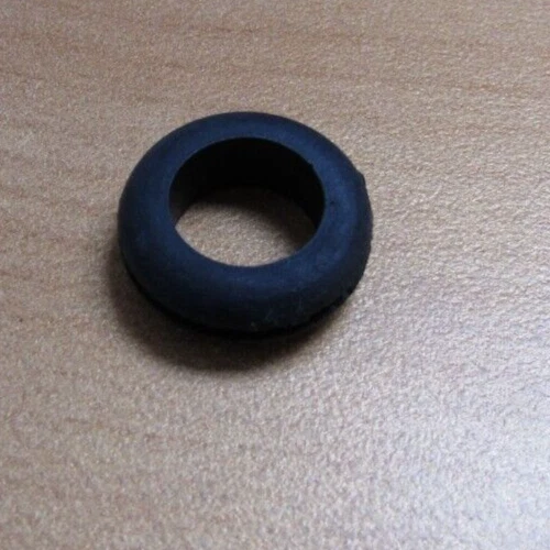 Lote de 65 ojales de goma MultiComp BG230-060 1/2" ID para material de 1/16" de espesor Foto 2 de 4