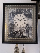 Dugena Wanduhr im historischen Stil - Schwarz/ Weiß mit Schlagwerk- Funktioniert
