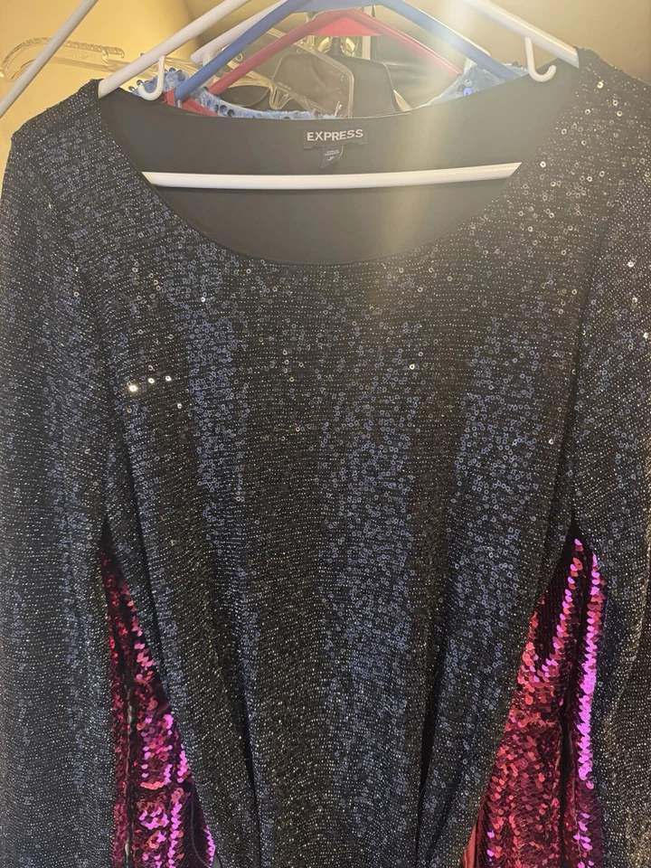 Vestido Express negro de lentejuelas con lazo Foto 2 de 3