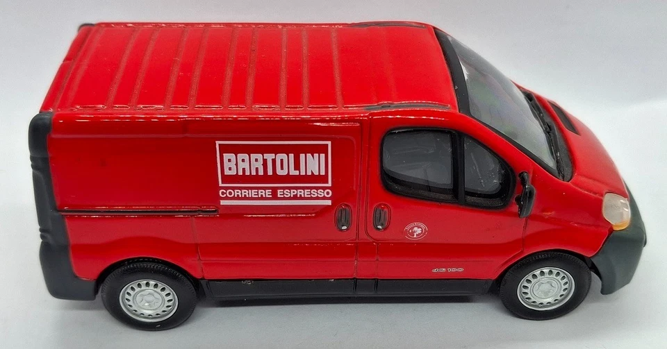 BARTOLINI : RENAULT TRAFIC [ Rosso ] - 1/43 Die-cast Cararama ( BRT ) - Immagine 4 di 4
