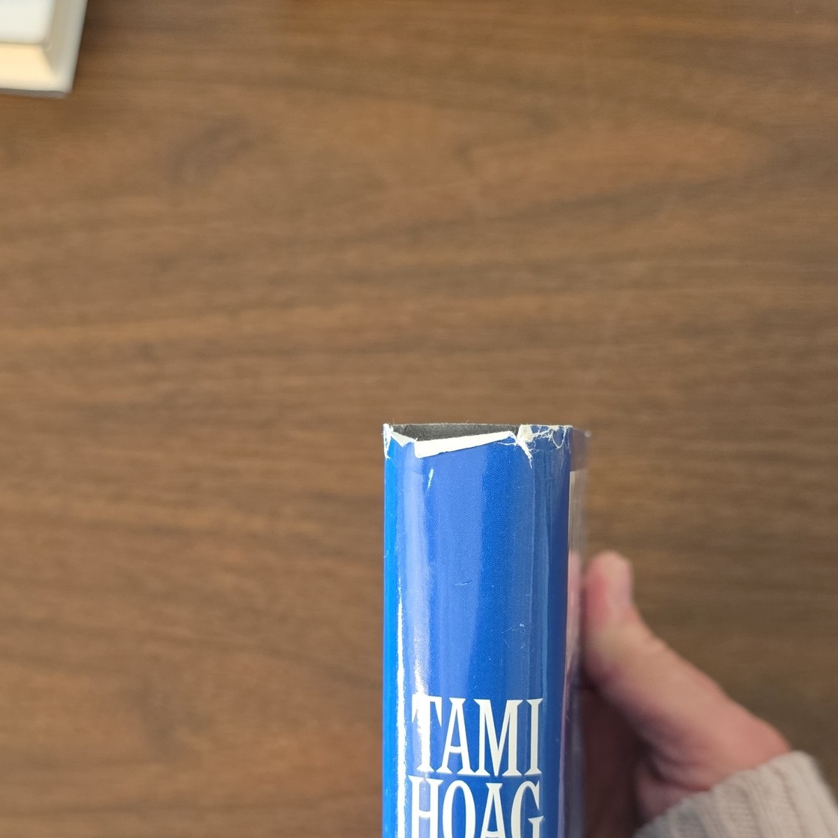 Tami Hoag Dust to Dust Hardcover Novel, Fiction Suspense with Dust Jacket View 2