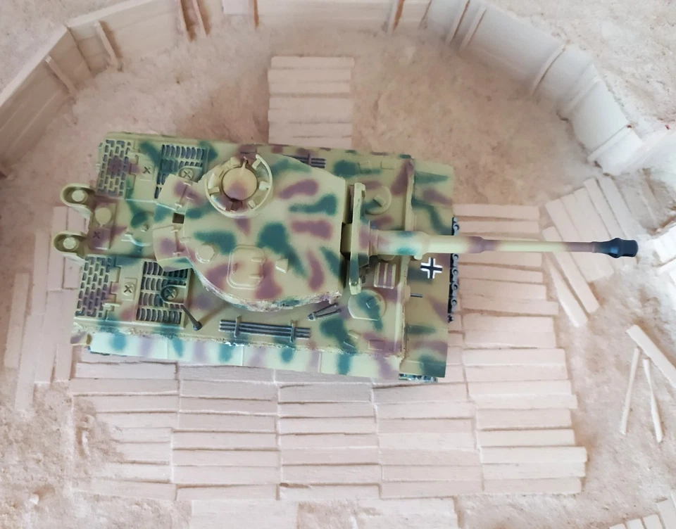 Char Tigre I avec Zimmerit Gasoline Solido Militaire 1/50 - Photo 4/4