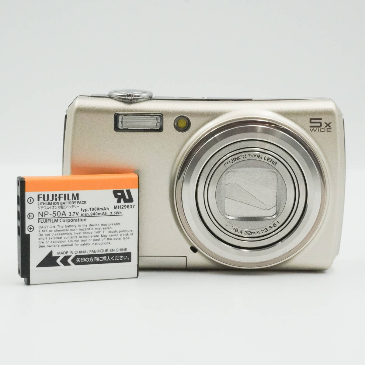 □美品□ FUJIFILM FinePix F200EXR シルバー #33009 □美品□ FUJIFILM FinePix F200EXR シルバー #33009