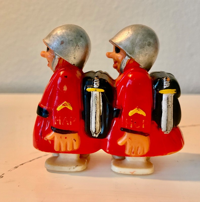 Vintage Red Plastic Soldiers MARX Hap & Hop Ramp Walker