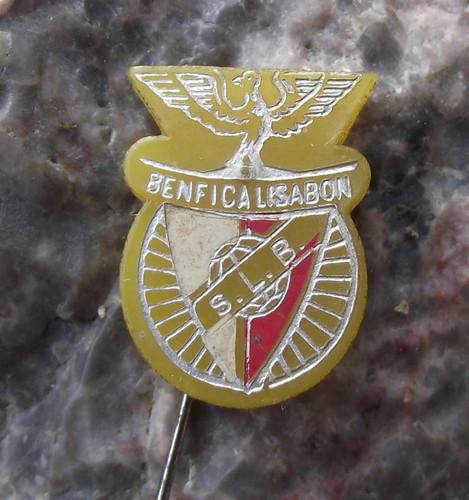 Vintage Benfica SLB Sporting Lisbon Motif Logo Soccer Football Club Pin Badge - Picture 1 of 3
