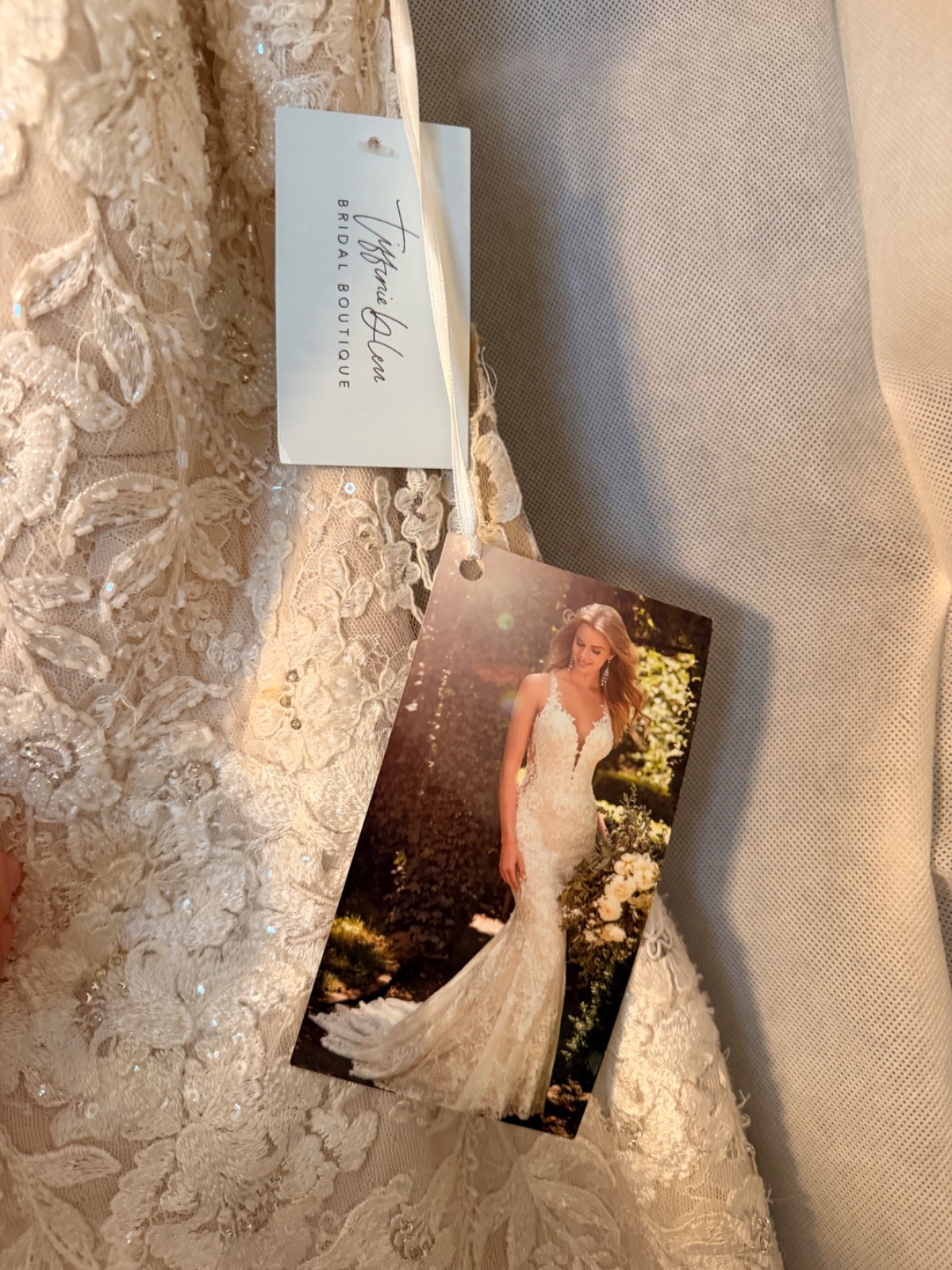 Martina Liana Wedding Dress Size 14, Never Altered Gorgeous lace, sample dress image 9