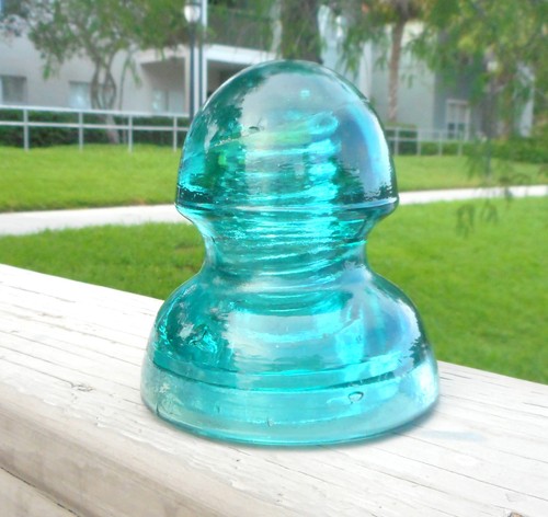 NICE AQUA CD 185 NO EMBOSSING EDISON STYLE GLASS INSULATOR AS IS