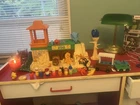 Vtg 1984 Fisher Price Little People Zoo #916 near complete