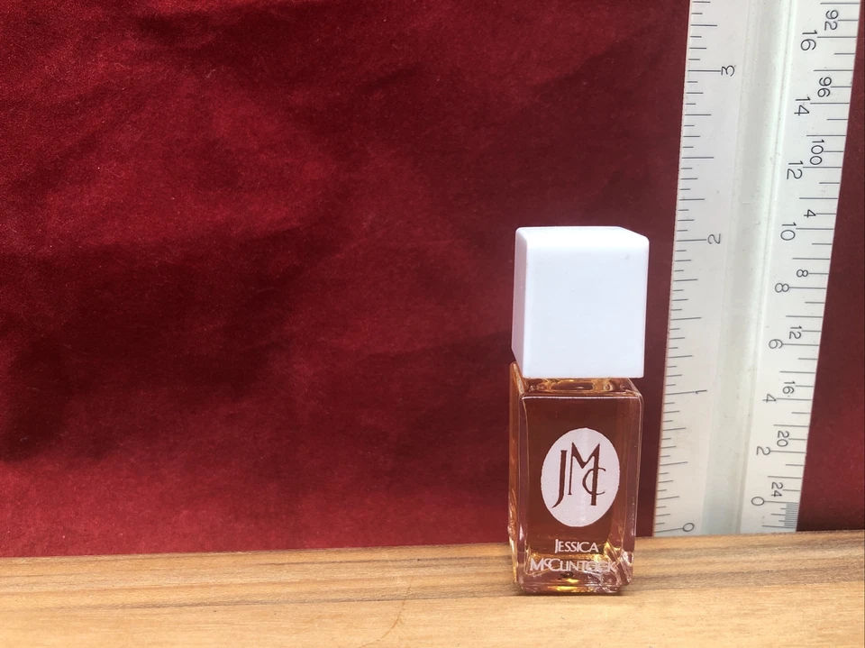 Mini perfume Jessica McClintock tamaño de viaje Foto 2 de 2