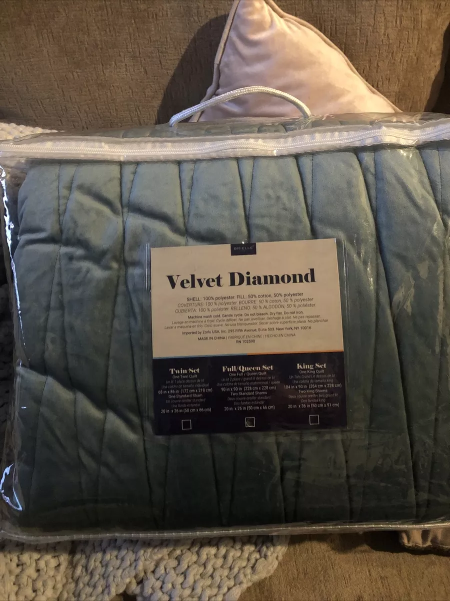 Brielle velvet online quilt set