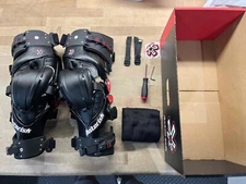 Asterisk Ultra Cell 4.1 Knee Braces Black Pair Large Size OPEN BOX