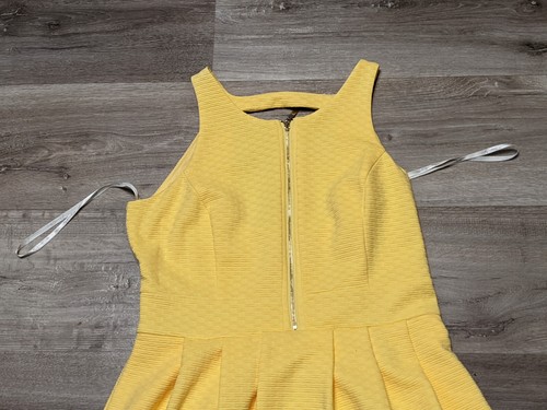 Jessica Simpson Women's Sleeveless Summer Dress - Sz. 8 - Yellow - Picture 2 of 8