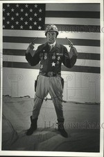 1971 Press Photo Comedian Harvey Korman - mjx81090