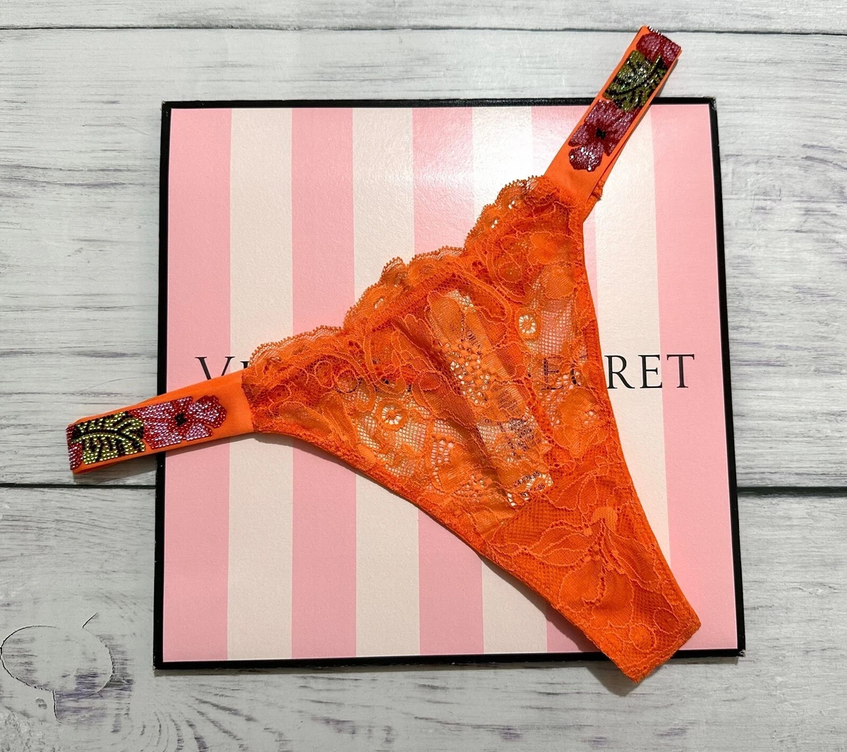 Ensemble Lingerie Victoria's Secret Imprimé Animal - Chemise Et String Jaune/orange, Taille S, Neuf Avec étiquettes, Lavable En Machine