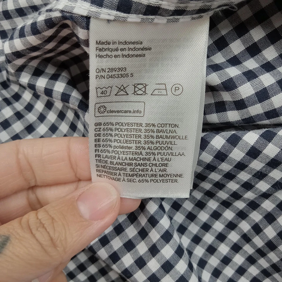 Camisa HM Para Hombres Mediana Azul Marino Blanca Calce Ajustado Fácil Hierro Cuadros Guinga Abotonada Foto 3 de 4