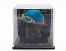 Formel 1 Helm Ferrari Alberto Ascari #10 Champion 1953 - 1:5 F1 MINIATUR CAS16