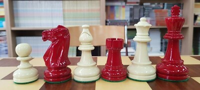 Indian Red & White Lacquered Wooden Chess Pieces in Teakwood Box Weighted Felted
