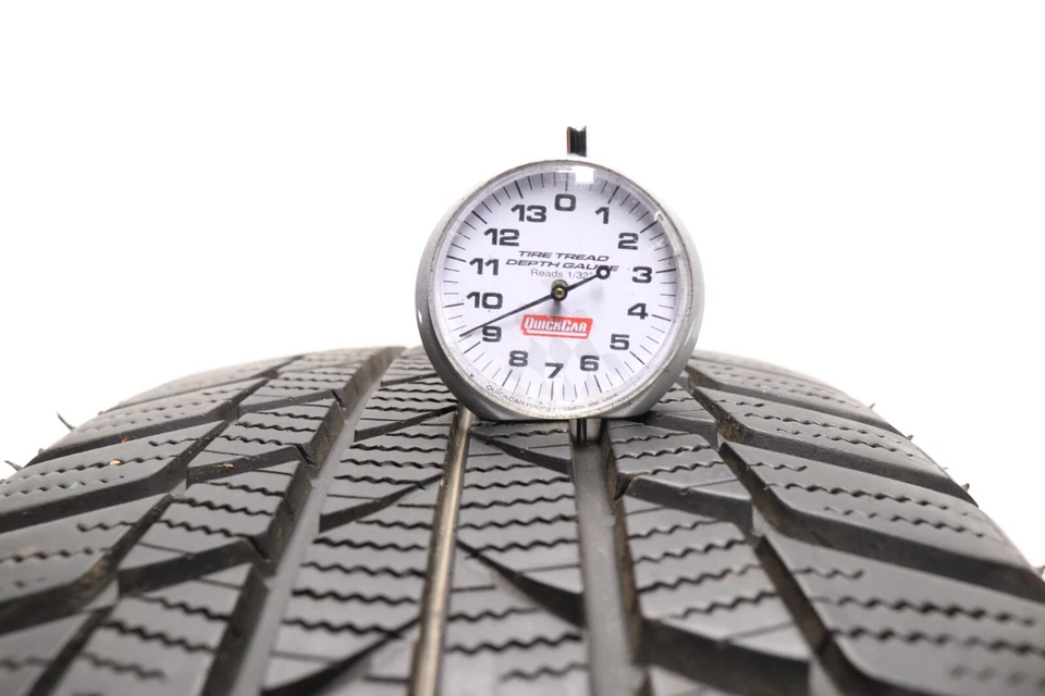 Juego de 2 Bridgestone Blizzak LM001 225/45R17 usados - 94V - 9-9,5/32 sin reparaciones Foto 3 de 4