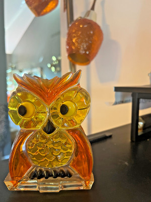 VTG Creative Decorative 1969 Lucite Owl Napkin /Letter Holder Orange Yellow