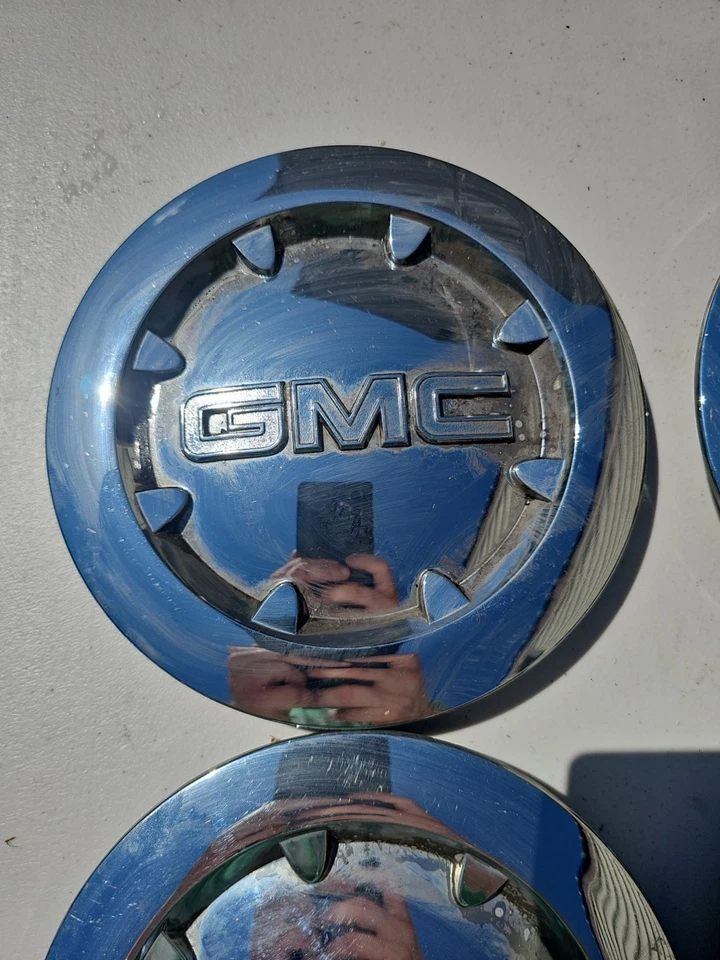Tapa central cromada GMC SIERRA 1500 YUKON XL DENALI 2007-2013 4 PIEZAS 20" # 9596381  Foto 2 de 4