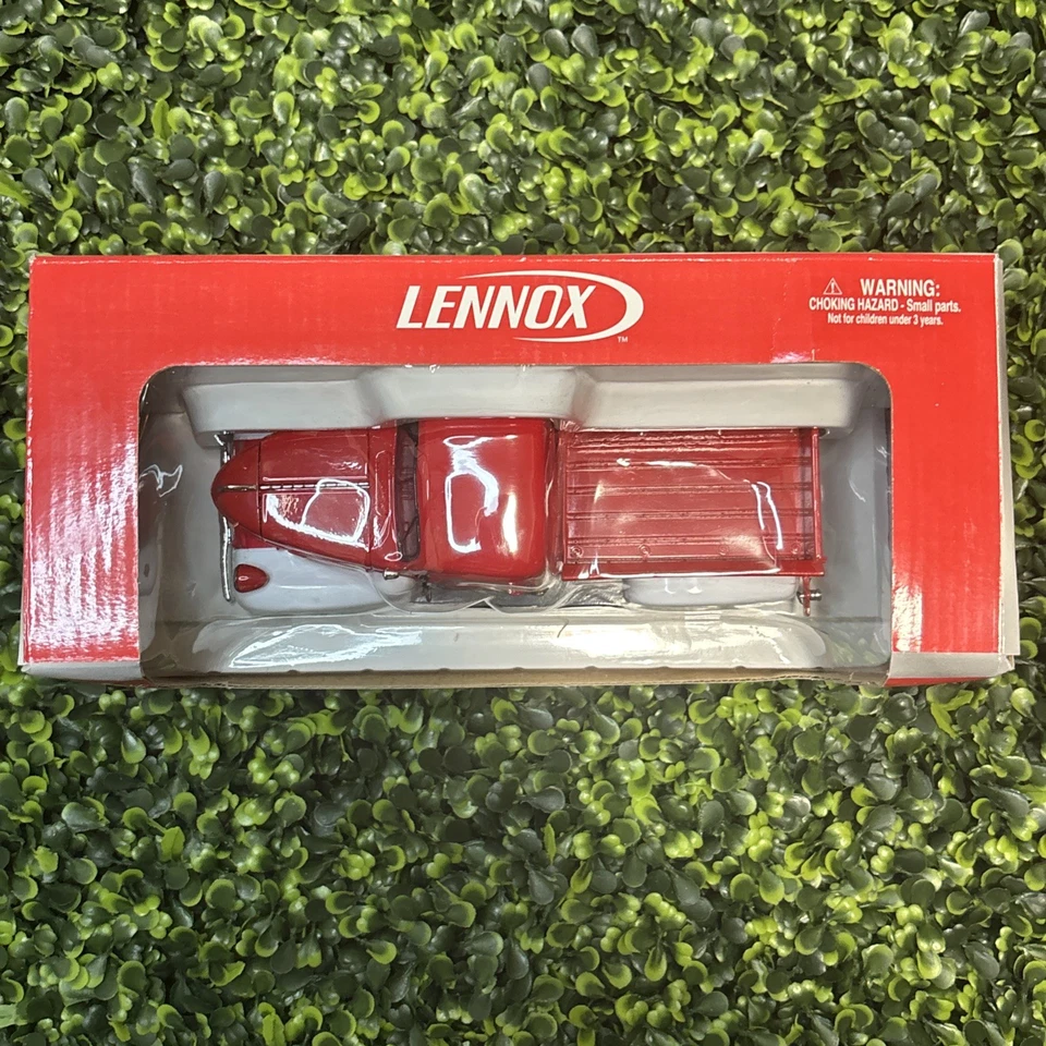 Camioneta pickup Crown Premiums 1941 Plymouth, roja y blanca, Lennox 1/24 diecast nueva en caja Foto 2 de 4