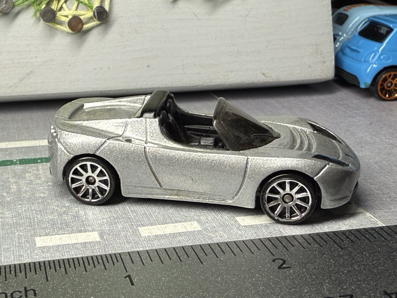 Hot Wheels 2008 Silver Tesla Roadster Mattel. Edition. Car 1/64.