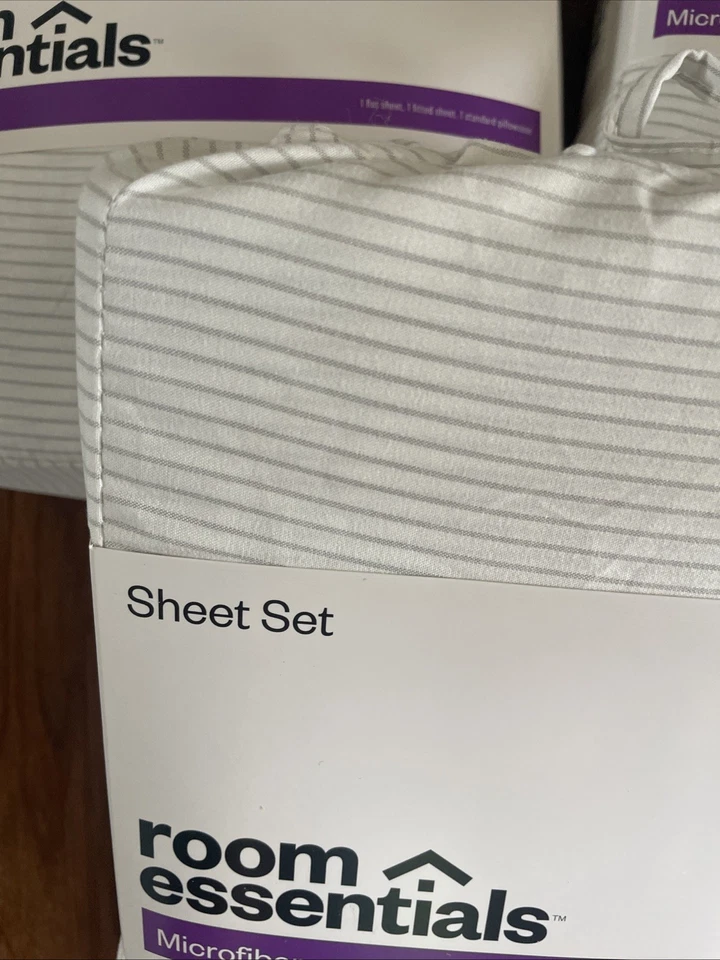 Room Essentials Twin/Twin XL Sheets 3-Pc Set  Microfiber White/gary Lots Of 3 - Image 3 of 4