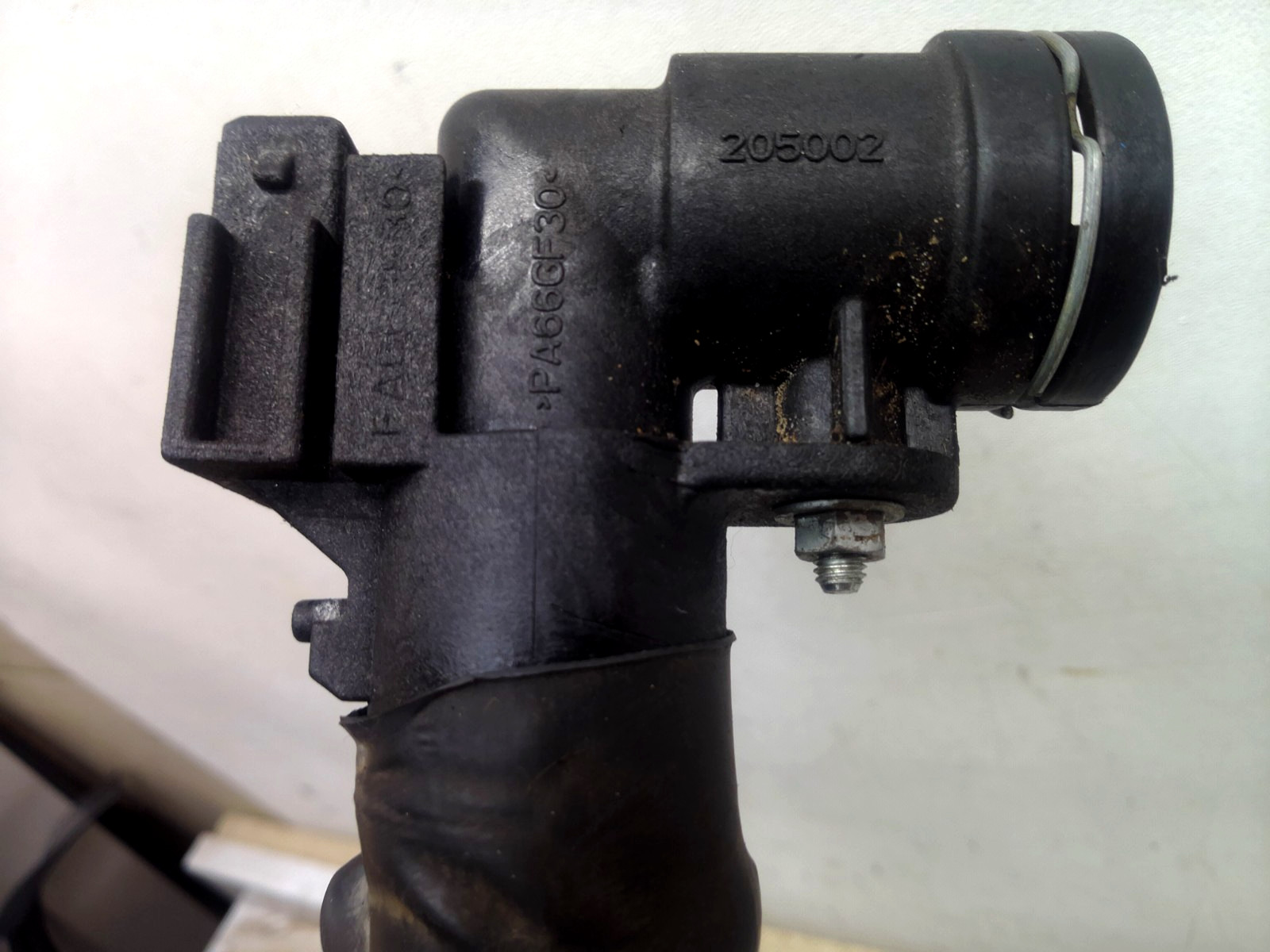 0280750101 04-08 4.2L MASERATI QUATTROPORTE THROTTLE BODY w/ MAF Intake Pipe