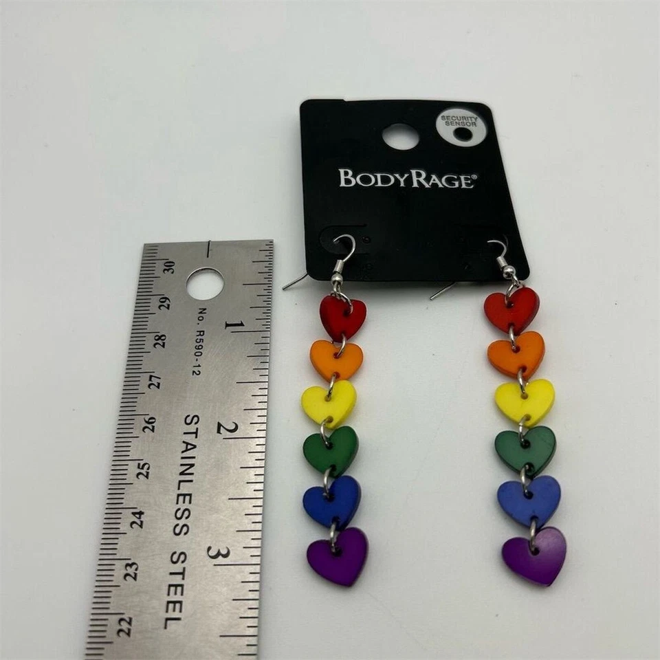 Pendientes colgantes largos corazón arco iris de Spencer tema orgullo amor multicolor Foto 3 de 4