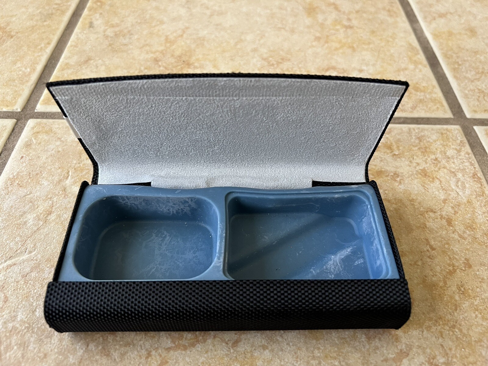 (1) Starkey Hearing Aid 0117270281 ITE Hearing Aid Battery Powered