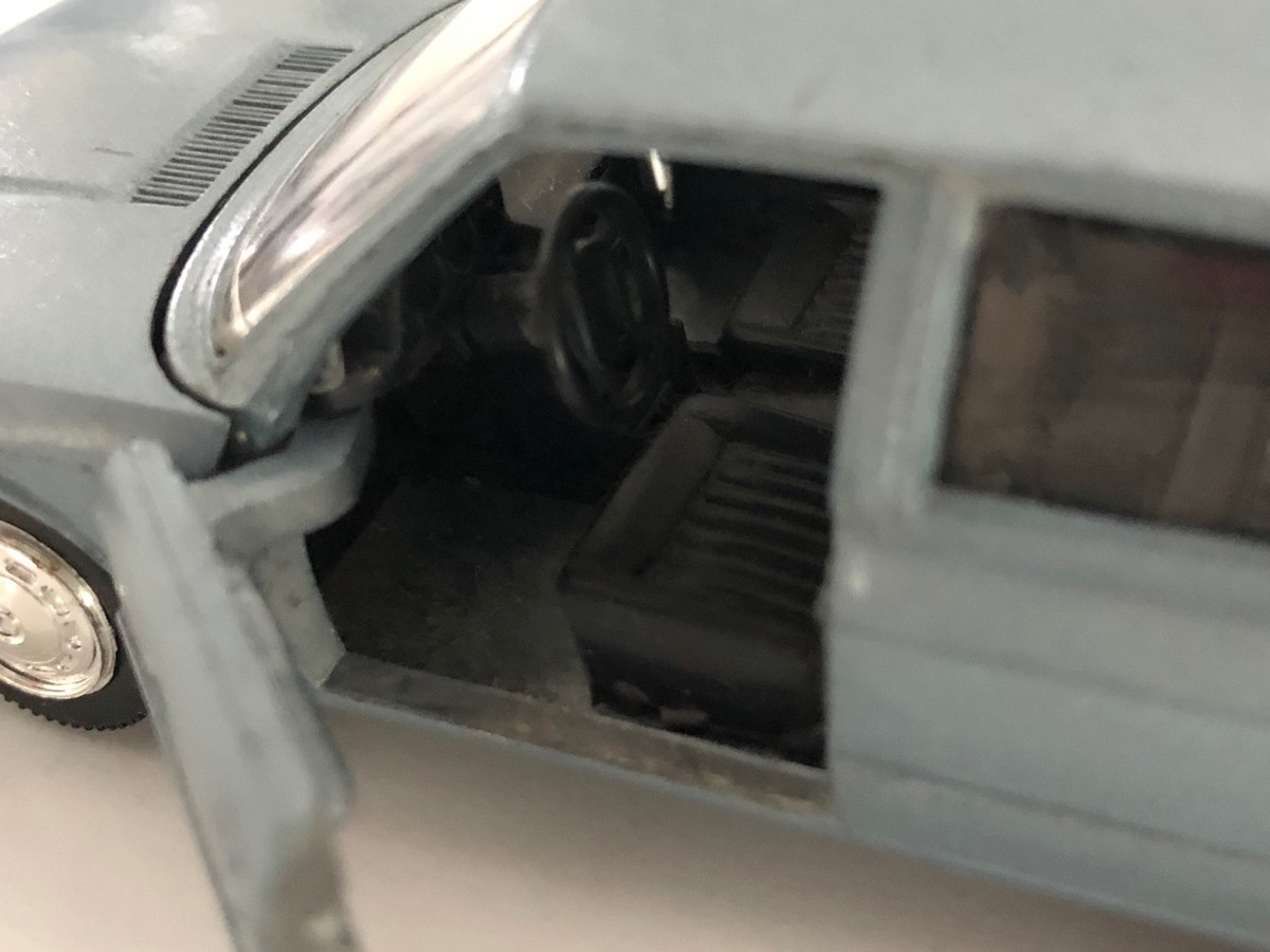 ModelCarGroup 1:18 BMW 325i (E30) convertible Année de construction 1985 bleu métallique