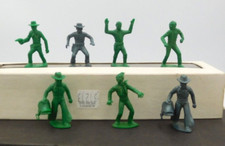 Marx 45mm Cowboys in green and Steel Blue 7 Different