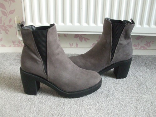 WORN ONCE GREY SUEDE BOOTS SZ 6½ CHUNKY HEEL & SOLE by GEORGE EXCELLENT CONDITON - Picture 5 of 13