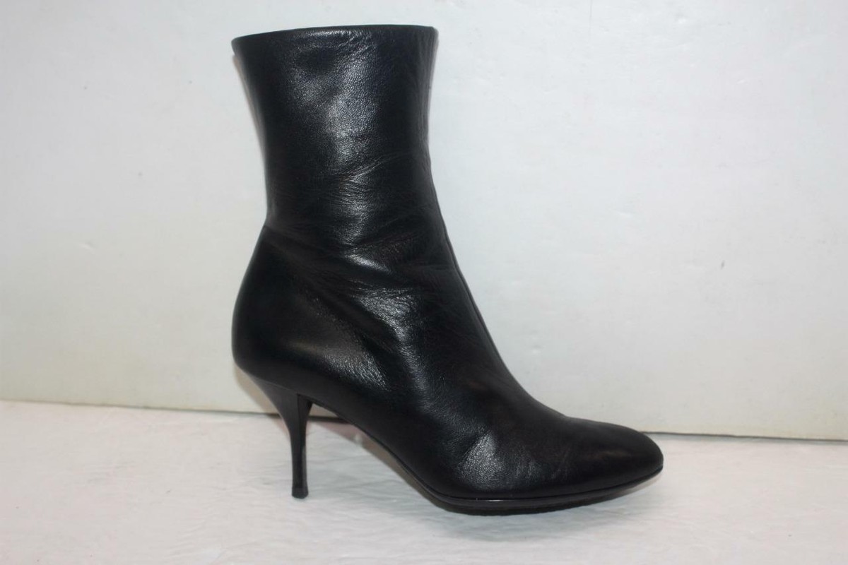 Authentic Gucci 246688 Black Leather Zip Up Ankle Boots Size 35 EU
