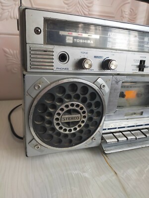 TOSHIBA BOMBEAT L-02 RT-103S color silver Stereo radio cassette