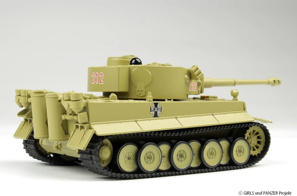 PLATZ GIRLS und PANZER 1/64 RC BATTLE TANK Tiger I Kuromorimine Girls School - Image 2 of 4