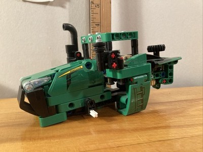 LEGO TECHNIC: John Deere 9620R 4WD Tractor (42136) spare parts lot