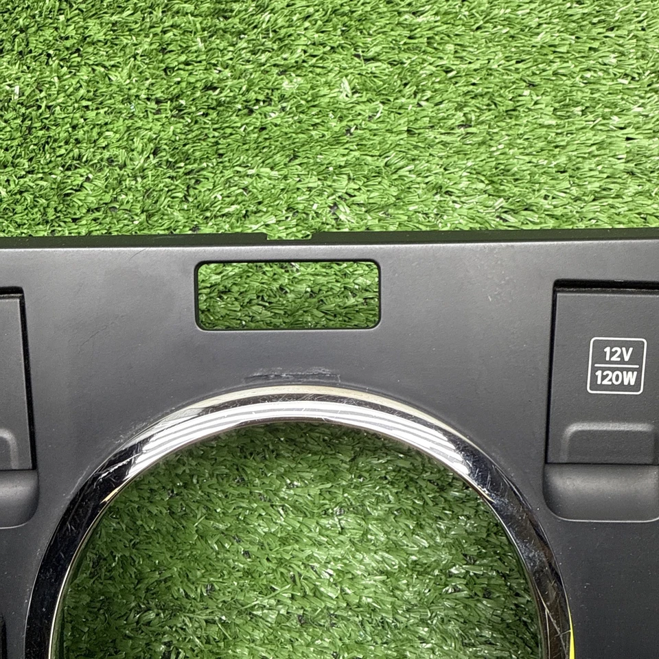 06-09 SUZUKI GRAND VITARA Shifter Trim Panel w/ Switches 75810-65J00 - Image 3 of 4