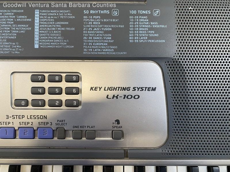カシオ LK-100 電子キーボード 61鍵 Amazon.com: Casio LK100 Lighted Keyboard With LCD Display