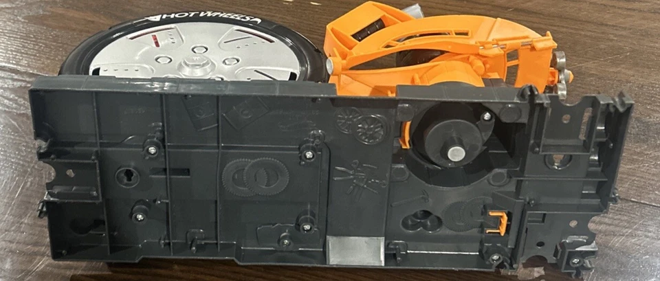 Hot Wheels FNB17 Pit Stop Launcher Play Set 2017 Discontinued Hot wheels Launch - Image 4 of 4