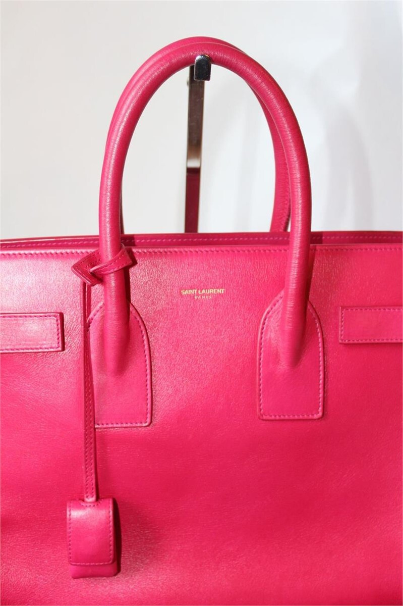 Borsa a tracolla da donna Yves Saint Laurent in pelle rosa Sac de Jour con dust bag