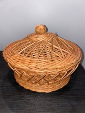 Large round wicker basket with cover