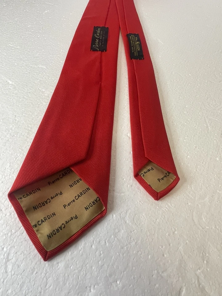 Corbata roja vintage de seda Pierre Cardin con logotipo grande 54” largo 3” ancho 80/20. Foto 4 de 4