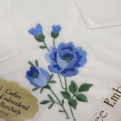 Vintage Roses Floral Embroidery Set Of 3 Ladies Hankies Handkerchiefs T16 - Picture 2 of 5