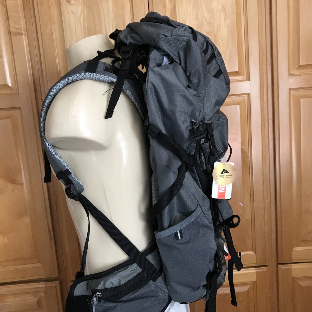 Ozarks Trail 45L Backpacking Backpack Ozark Trail 45 ltr, Backpacking Backpack, Gray - Walmart.com main image 3