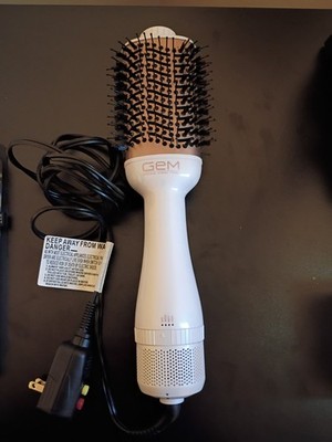 GEM Brush Dryer Hot Air Hair Dryer Brush GEM0318W 1100W Electric White