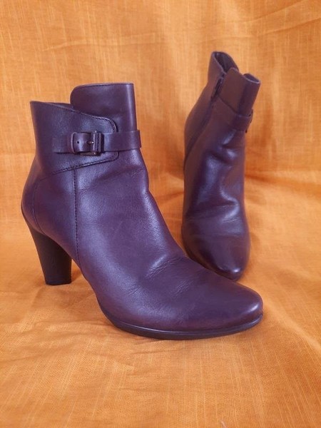 Women Ecco Boots Lilac Leather 39