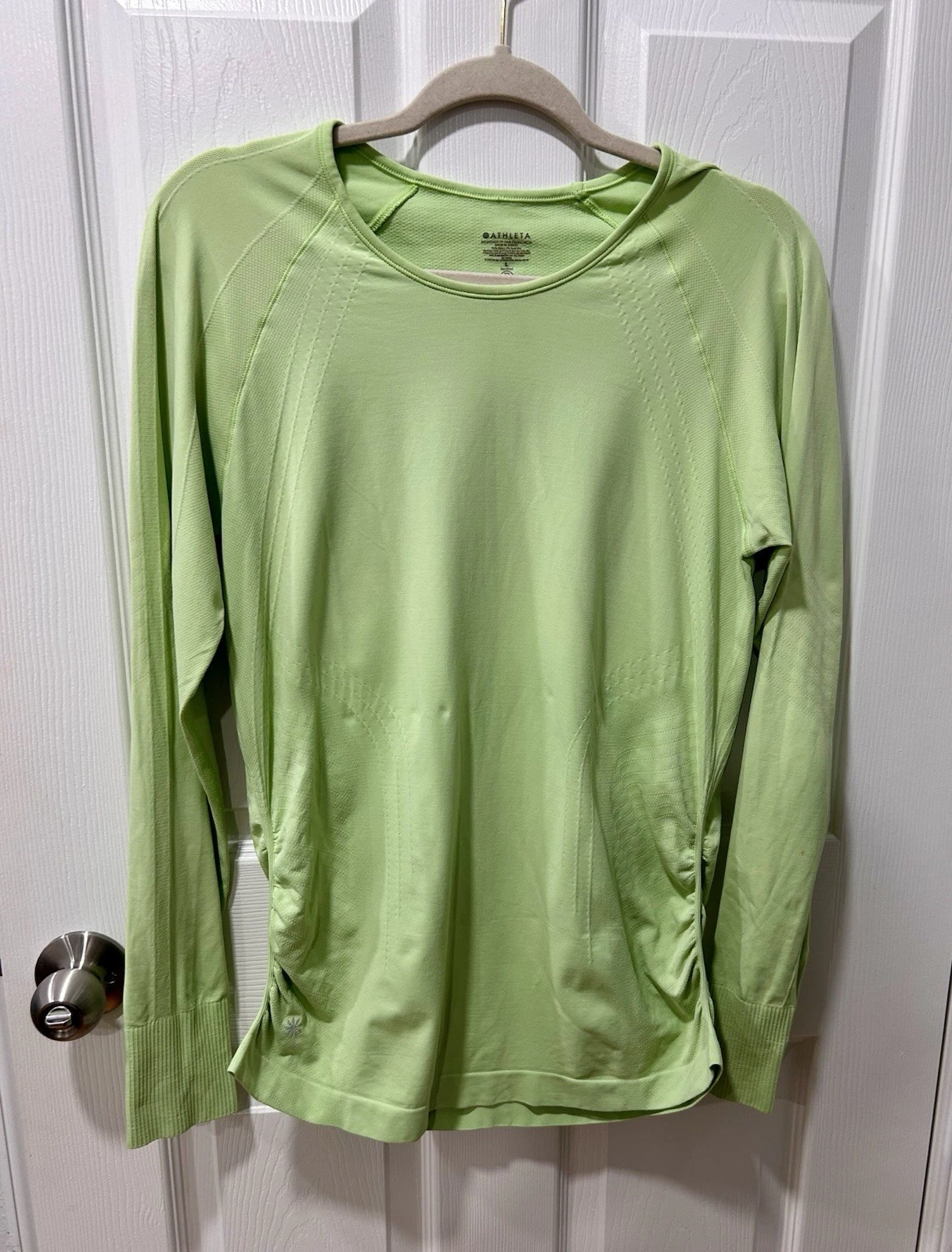 Athleta Speedlight Green Long Sleeve Textured Fitted Athletic Top Large Flawed